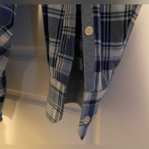 IZod large luxury button up shirt - Picture 3 of 7